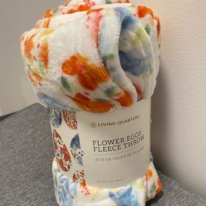 Fleece Throw Flower Egg design